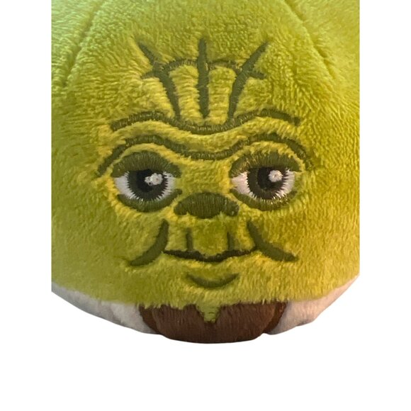 Disney Hallmark Star Wars Fluffballs Yoda Christmas Tree Ornament Plush 3" NWT - Picture 2 of 4